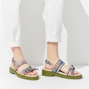 Urban Outfitters Women’s Lug Sole Sandals Size 8 Green Plaid Banded Summer